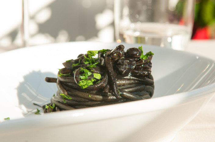 linguine alle seppioline e sugo nero l'oste e la civetta roma griglieria
