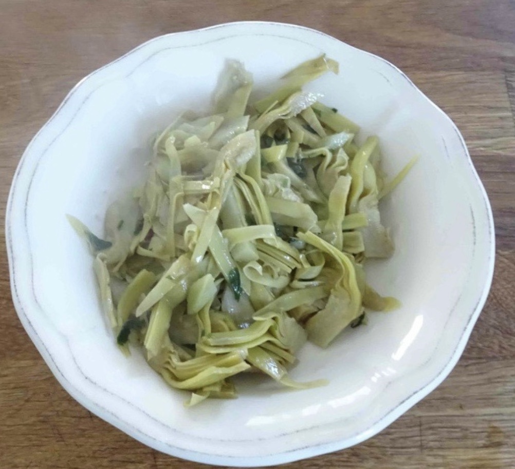 Tagliolini ai cuori di carciofi e calamaretti